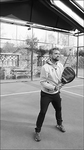 SIMPLE bandeja trick for better preparation! ✅ . I've taken some inspiration from my daughter for this tip 😄 BUT it really works! . A common mistake on the bandeja is having a low elbow on the preparation and so a simple tip is think of having both arms UP before the shot! This helps get you into the habit of preparing higher and not having a low elbow. . Give this tip a go next time you're on the court 💪 #ThePadelSchool #PadelTips #PadelTraining | The Padel School