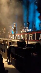 “Run Free” from our show last month in London 📹: @olyaolchaa | Asking Alexandria