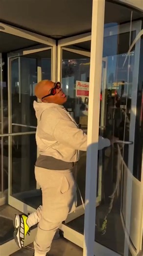 Chicago, grab a 1/3 lb char-broiled burger, fries, & drink for only $9.99. The Big Burger Bundle is here! Terms apply. | Portillo's