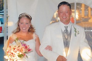 Wife Wakes Up Covered In Blood After Husband Is Shot In His Sleep — Is She A Suspect Or Victim? | Oxygen