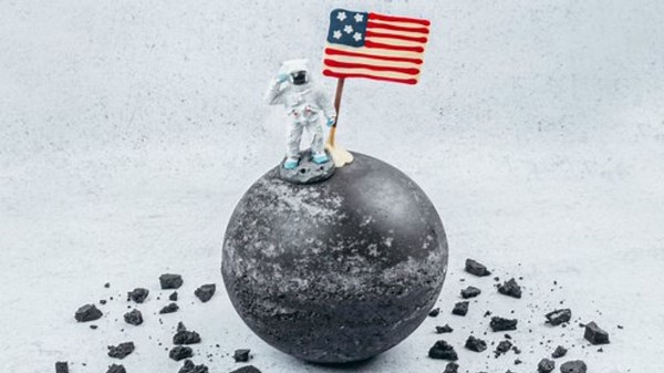 Mastering Moon-Shaped Desserts: A Sugar Art Tutorial