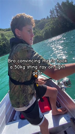 Funny Stingray Fishing Experience with Friends