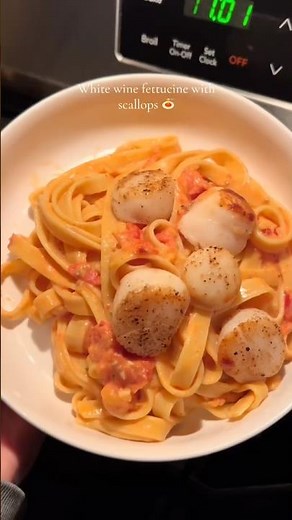White wine fettucine with scallops 🍅😌