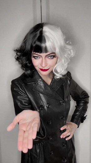 Incredible Cruella Cosplay Costumes & Makeup Ideas