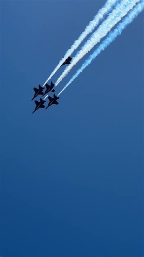 Blue Angels Diamond Loop Over Pensacola Beach
