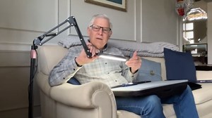 30X 12X Large Floor Magnifying Glass with Light and Stand, Floor Magnifying Lamp Adjustable Height,Infinite Color Dimmable, 4-in-1 Lighted Magnifier lamp for Close Work,Reading,Painting, Hobby（Black）