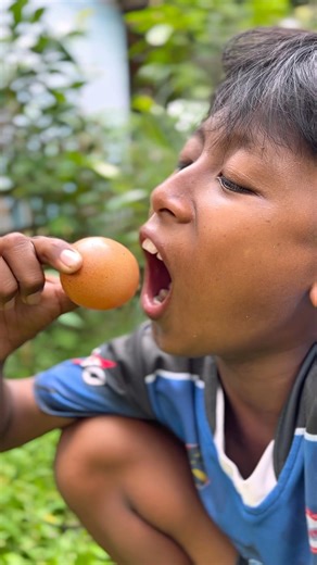 Makan telor dinosaurus 😱⁉️
