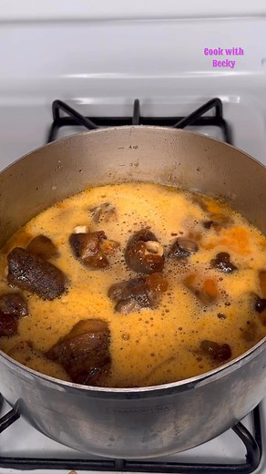 Goat feet/leg pepper soup for this cold weather | Cook With Becky