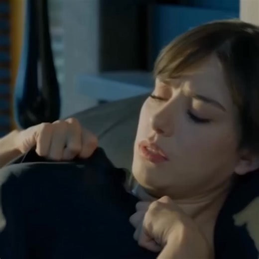 Five years into Stella Hayes' marriage with Logan Montgomery, a photo landed in her inbox from her bestie. The pic was a firework-filled sky, Logan casually posing next to his assistant, Cassidy Scott, both looking up. Her bestie's caption? "Stella, keep an eye on this Cassidy." Stella glanced at it for a sec, then shrugged it off with a breezy reply: "Nah, no worries. Even if every dude on the planet went rogue, Logan wouldn't." She had every right to be high on that confidence. Seriously, ever