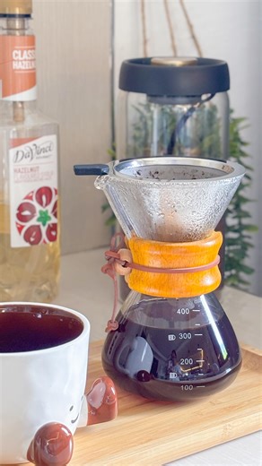 first coffee with the new dripper set and i’m already obsessed 😭🤎 [ home cafe . brewed coffee . coffee dripper set . calm mornings . soft days . aesthetic vibes] #brewedcoffee #coffeetime #homecafe #coffeeoftheday #icedcoffee #hotcoffee #coffeestagram #deskaesthetic #minivlog #minivlogger #aestheticclips | Daze with Kelah