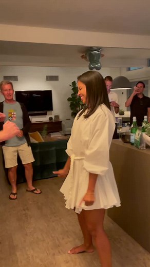 ELLESS Travel (@laurenpaigesivan)’s videos with original sound - Johnny Sibilly