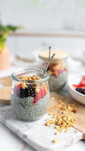 Welcome to another “Must Master” healthy vegan recipe! 🫐🍓SAVE this super easy, 5-minute Chia Pudding meal prep recipe to make all year long! Chia seeds are PACKED with gut-healthy fiber🌱, muscle-building protein💪, and brain-nourishing omega-3 fatty acids🧠. Adding a few variations of chia pudding to your weekly meal prep is an easy (and YUMMY😋) way to add more chia seeds to your routine. Find more healthy vegan recipes, meal prep ideas, resources, freebies, and more at www.worldofvegan.com.
