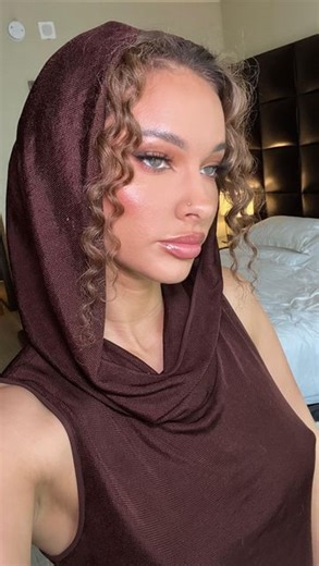 Lauren Wood on Instagram: "A lil GRWM for a day at NYFW 🤎"