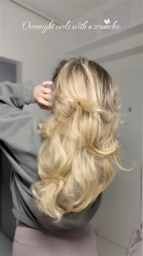 Tutorial?👀#overnightcurls #hairhacks #heatlesscurls #blowouthair