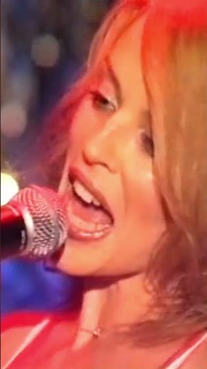 Kylie Minogue & Robbie Williams - Kids - TOTP 2000