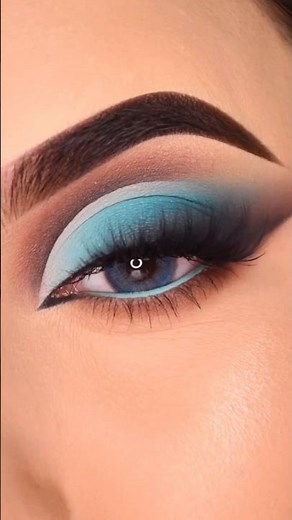 Light Blue Eye Makeup Tutorial #makeup #makeuptutorial #eyemakeup #shorts #youtubeshorts