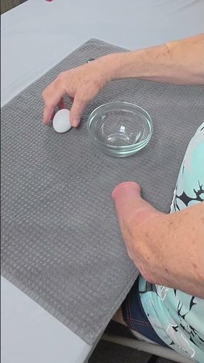 This Is How I Crack Eggs