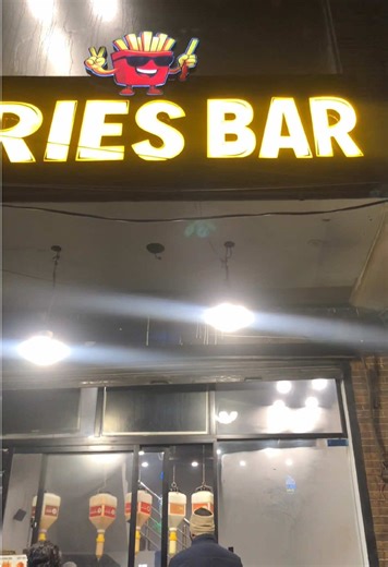 Fries Bar Review: A Taste of Saucy French Fries