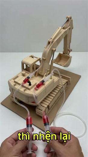 Chân Nhện Và Máy Xúc Có Điểm Gì Giống Nhau? 😱