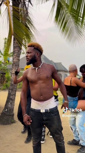 Feel the Captivating Vibes of This Unique Song | SteveTunez_hgc