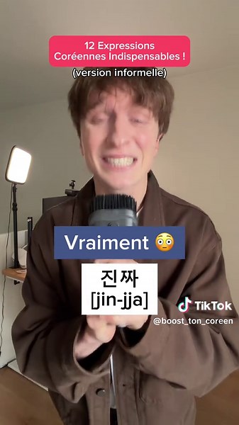 12 Expressions coréennes indispensables 🇰🇷🔥 Salut 안녕 [an-nyeong] Au revoir 잘 가 [jal-ga] Merci 고마워 [go-ma-wo] Ça va / Pas grave 괜찮아 [gwaen-cha-na] Je t’aime 사랑해 [sa-rang-hae] Vraiment 진짜 [jin-jja] Désolé 미안해 [mi-an-hae] Arrête 하지마 [ha-ji-ma] N’y va pas 가지마 [ga-ji-ma] Attends 잠깐만 [jam-kkan-man] Je ne sais pas 몰라 [mol-la] J’ai faim 배고파 [bé-go-pa] Si tu veux réellement apprendre le coréen j’organise un atelier gratuit pour te donner les bases, clique sur le lien dans ma bio pour t’inscrire 🔥🔥🔥