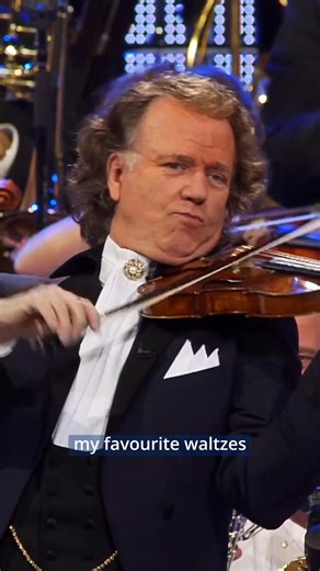 The moment the waltz played, it bloomed like spring 🌷 Watch Voices of Spring now: www.youtube.com/watch?v=c3Ywo8Tsyys&list=PLbv4mtcyLmhJn80s6CODxqd0MScQZwvJC&index=5 And join us in celebrating 200 years of Strauss #200yearsStrauss | André Rieu