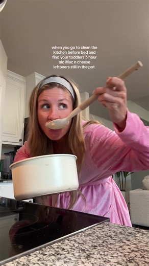 Finding Leftover Mac n Cheese in the Kitchen - Toddler Mom Life