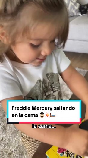 Freddie Mercury saltando en la cama: momentos divertidos