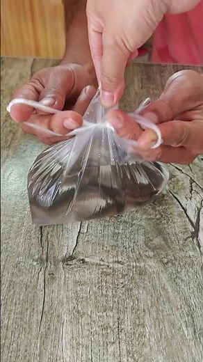 Plastic bag knotting tips - the ultimate strapping method