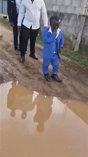 😂 Drei Dummköpfe und ein Schlagloch 😂#shorts