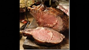 Foolproof Standing Rib Roast #paleosrecipes Ingredients 1 standing rib roast (4–6 pounds) 2 tbsp olive oil 2 tbsp kosher salt 1 tbsp black pepper 1 tbsp garlic powder 1 tbsp onion powder 1 tbsp fresh rosemary, chopped 1 tbsp fresh thyme, chopped Instructions 1. Prepare the Roast Remove the roast from the refrigerator 2 hours before cooking so it can come to room temperature. Pat dry with paper towels. 2. Season Generously Rub the roast with olive oil. Mix salt, pepper, garlic powder, onion powde