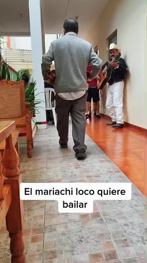 El Mariachi Loco que Quiere Bailar en Esquipulas
