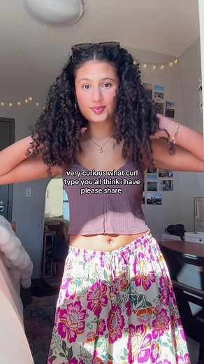 seen some comments about this and i’m intrigued #naturalhair #curlyhair #curlygirl #curls #curlyhairroutine