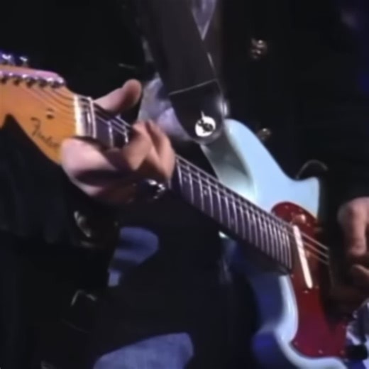 No one sings like you anymore. February 20th 1967 - April 5th 1994 💐 Rest in peace Kurt cobain. A lot of people only view him by his Death but he was also a very pure person with a lot to offer. He truly deserves to be remembered past his death. His music lives on. #nirvana #kurtcobain #fypシ #altrock #viral