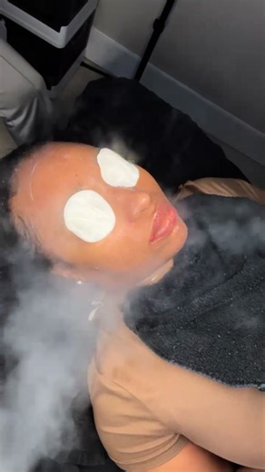 ✨ Our Carboxy Therapy Combo is the key to radiant, youthful skin. This needle-free carboxy therapy boost skin’s metabolism and natural production of oxygen providing deep hydration that makes the skin look brighter, fresher, even-toned, less-lined and supple after one use. This treatment is also effective for bruising, swelling and acne. Link in bio 🔗 #carboxyfacial #atlantaesthetician #skincare #SkinCoach #LuxuryFacial
