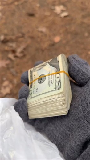 PassPassNY on Instagram: "Christmas may be over but the gifts continue on 🎁 Tag us when you claim in New York! #nyc #win #newyork #newyorker #christmas"