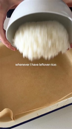 Leftover rice? Make Crispy Rice Salad👇🏼🍚🌿 It’s got crunch, flavour and the creamy sesame ginger dressing makes it sooo delicious! Save this video and follow @tessbegg for more recipes! Servings 2-3 Rice: 2 cups cooked rice (leftover or cooled) 1 tbsp soy sauce or tamari sauce 2-3 tsp chilli oil or sesame oil Salad: 200g boiled edamame (can roast for extra crunch) 1 cup chopped coriander (cilantro) 1/2 cup chopped mint 1 medium cucumber, sliced 1 ripe avocado, sliced 1/3 red onion, sliced thi