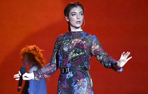 Lorde admits that she had a secret Instagram account where she reviewed onion rings