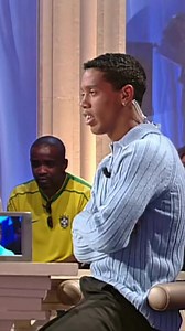 Insultaram ele e começaram a zombar do Sueter dele! #ronaldinho #ronaldinhogaucho #r10 #futebolbrasileiro