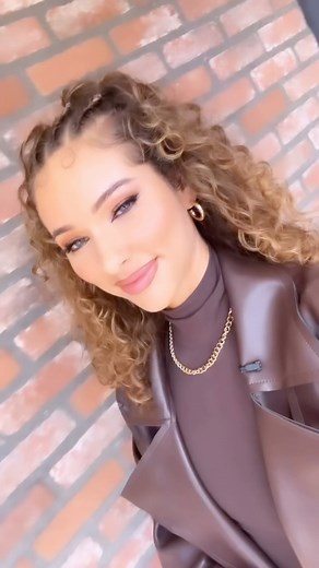 Lauren Wood on Instagram: "Come to @ridiculousness with me! We had a special guest 🤫🐕😍"