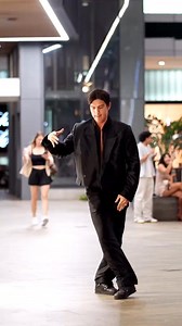 Gotta go Michael Jackson on them everywhere I go 😝😎 #fyp #public #moonwalk #dance | Romero Javier Dance