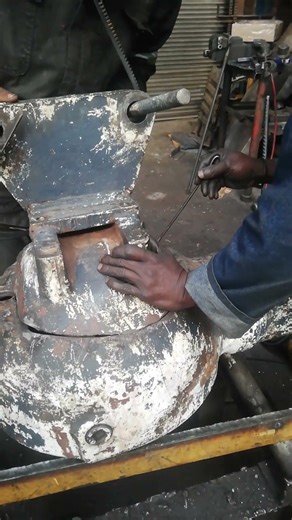 USING WIRE, MAG WELDING PROCESS, OVERHEAD CRANE IN REPAIRING TRACTOR'S HOUSING HUB IN WORKSHOP