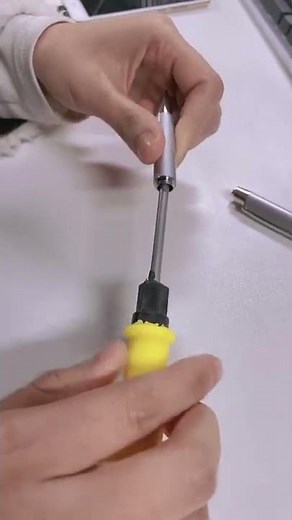 ボールペンの替芯を交換する方法