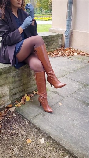 Our Model 301 in cognac is simple, but yet so breathtaking. This style is an essential this fall. Just pure love, made out of leather. 🤎 #boots #thighhighboots #Stiefel #heels #cuissardes #leather #berlinfashion | Fernando Berlin