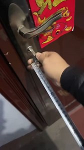 2.7K views | Meet my new retractable multifunctional keychain. #key #keychain #dooropening #fun #CleverChinaBits #idea Credit to 26583036946 on Douyin. | Young China | Facebook