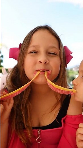 Sweets can cause dental problems! Let's go to the dentist to get our teeth treated! 🦷🍬 #shorts