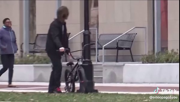 Bait Prank. #Prank #funnyprank #epicprank #prankwars #gotem #yougotpranked #lol #comedyprank #fyp #fyppppppppppppppppppppppp #pranklife #prankster #pranksoftiktok #viralprank #prankvideo #socialexperiment #funny #fyp #comedy #tiktokhumor #lol #relateable #funnyvideos #skits #viralvideo #memetok #trynottolaugh #comedyskit