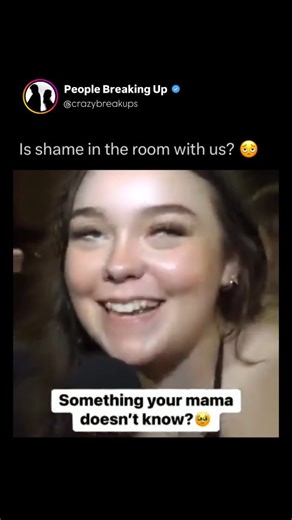 People breaking up on Instagram: "Just @crazybreakups 日本利用压电瓷砖将脚步转化为电能。这些瓷砖捕捉来自你脚步的动能。当你行走时,你的重量和动作会对瓷砖产生压力。瓷砖会轻微弯曲,从而产生机械应力。瓷砖内部的压电材料将这种应力转化为电能。每一步都会产生少量电荷,而数百万步结合在一起就能产生足够的电力来驱动LED灯、数字显示屏和传感器。在像涩谷车站这样繁忙的地方,每天大约有 240万个脚步为这一系统作出贡献。 这些电能可以被储存或立即使用,从而减少对传统电力来源的依赖,并支持可持续的城市基础设施。这种方法将日常运动转化为实用的可再生能源 #日本# 知识#事实 你知道吗 推荐科技创新历史 技术 实验热门"