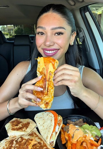 TACOBELL❤️🌮WHY DID THEY GET RID OF THE MINI STREET CHALUPAS?!!😭 They were so good did you try them?😊#eatwithme #mukbang #asmr #tacobell