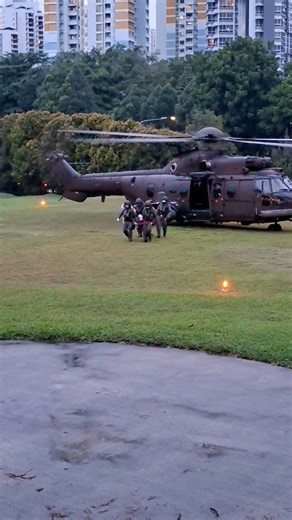 This afternoon, our RESCUE 10 H225M Medium Lift Helicopter was activated to evacuate a crew member on board a vessel out at sea. The patient, who required urgent medical attention, was safely evacuated to the Singapore General Hospital and is reported to be conscious and in a stable condition. We wish the patient a smooth and speedy recovery. We commend the RSAF aircrew and SGH’s healthcare professionals who stand ready around the clock to save lives. 🫡 🎥: LCP Dalven Chua, PTE Mandeep Singh S/